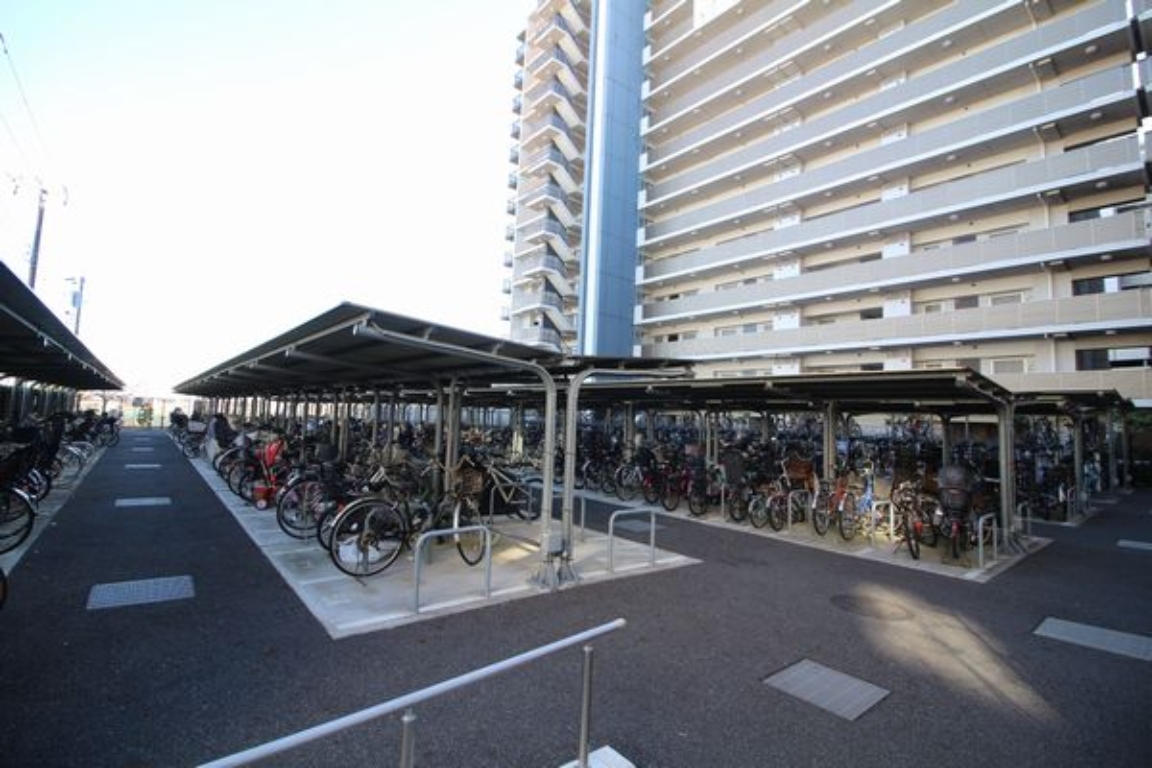 グランセンス吉川美南ステーションコートの駐輪場